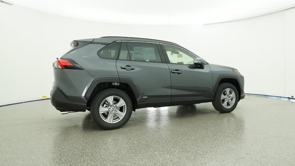 2025 Toyota RAV4 Hybrid XLE photo 2