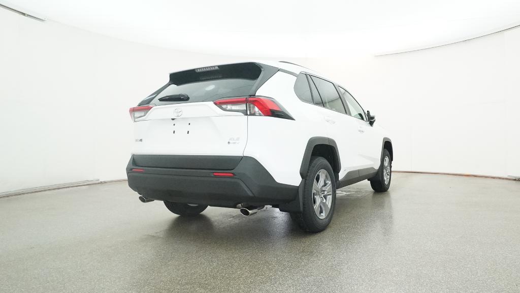 2025 Toyota RAV4 Hybrid XLE photo 4