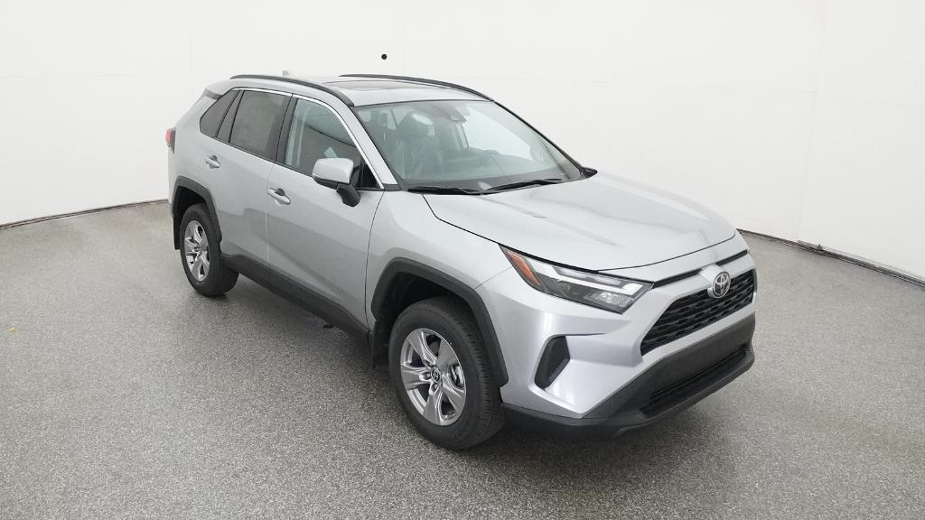 2025 Toyota RAV4 XLE photo 2