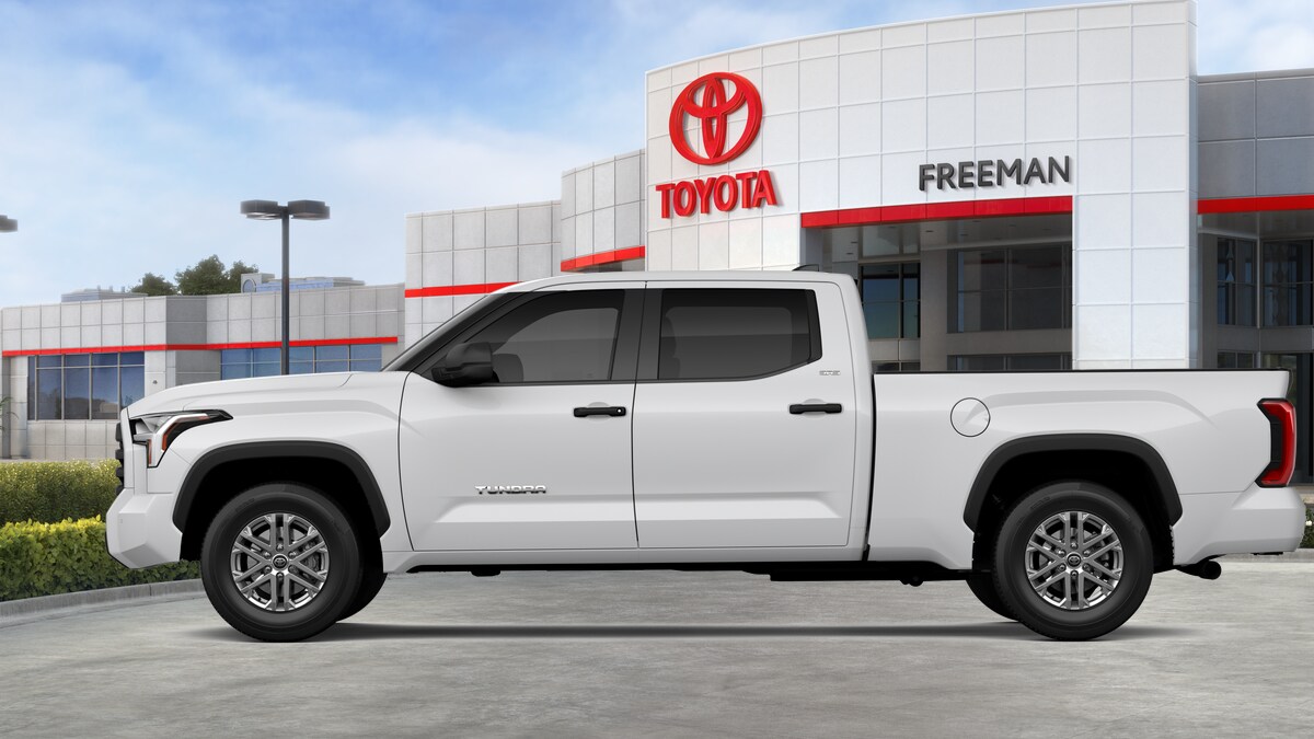 2026 Toyota Tundra SR5 CrewMax photo 4