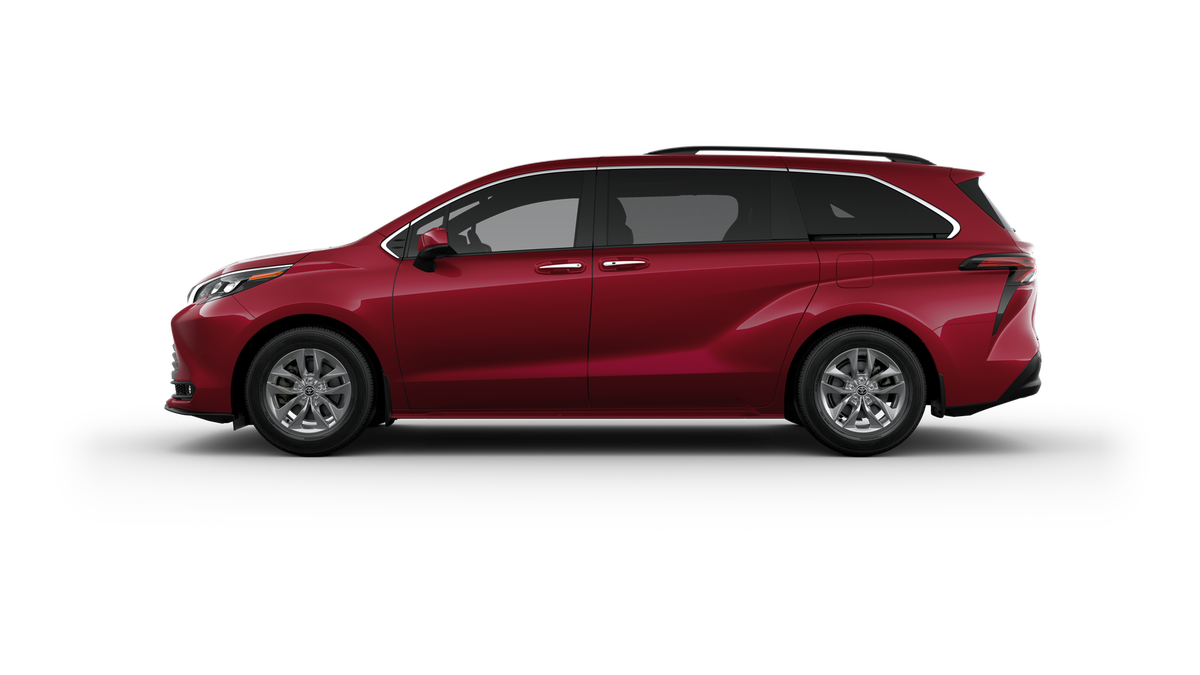 2025 Toyota Sienna XLE photo 4