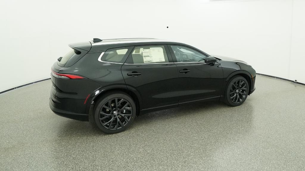 2025 Toyota Crown Signia Limited photo 4