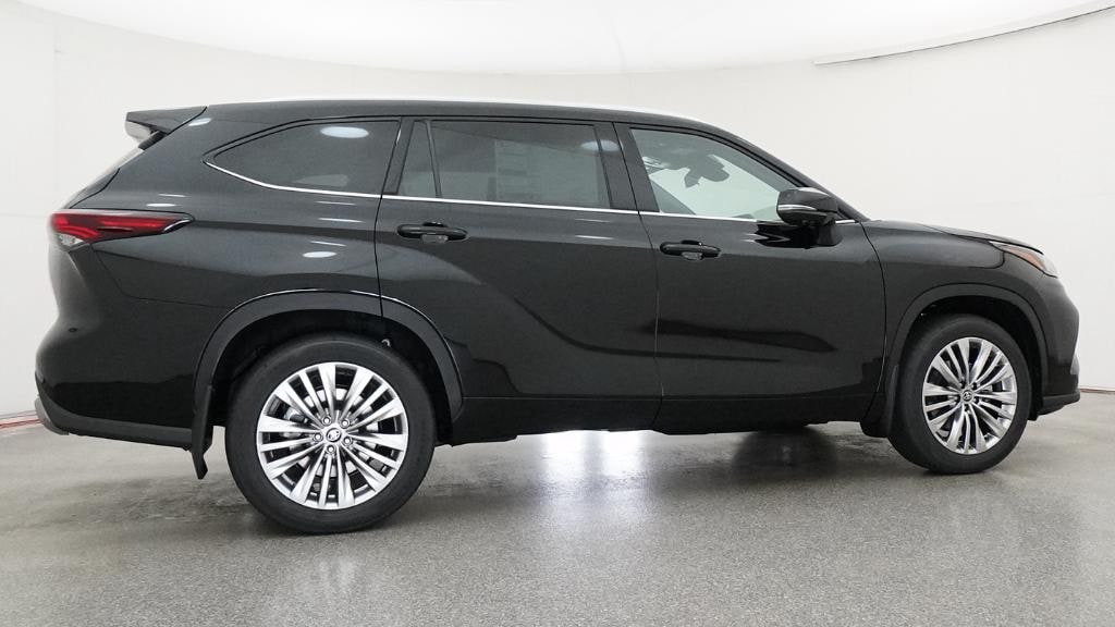 New 2026 Toyota Highlander Platinum SUV
