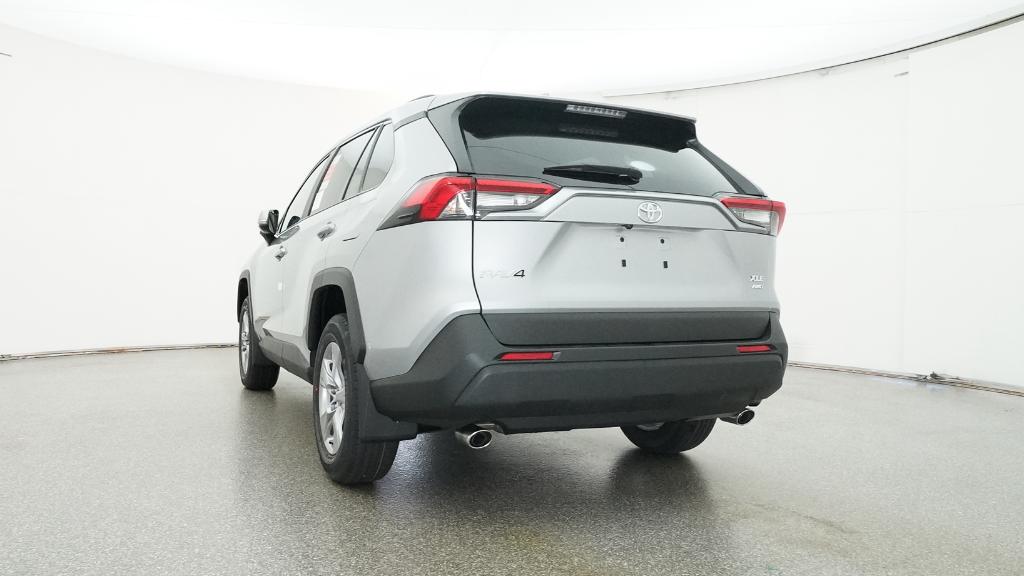 2025 Toyota RAV4 XLE photo 2