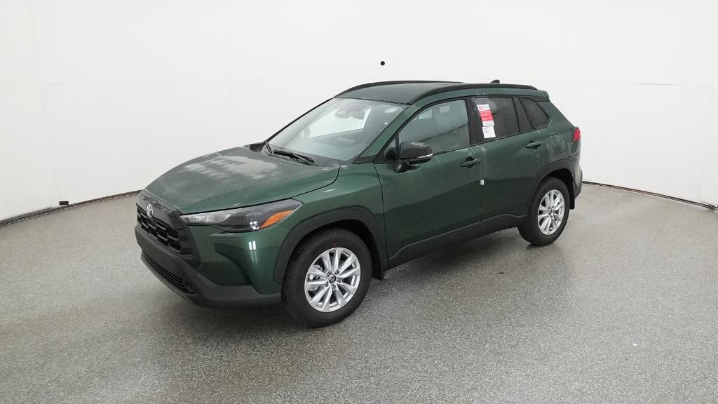 2026 Toyota Corolla Cross LE's photo