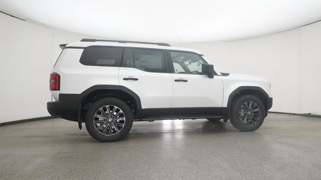 2025 Toyota Land Cruiser photo 3