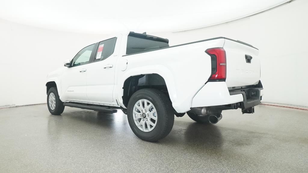 2025 Toyota Tacoma SR5 Double Cab photo 3