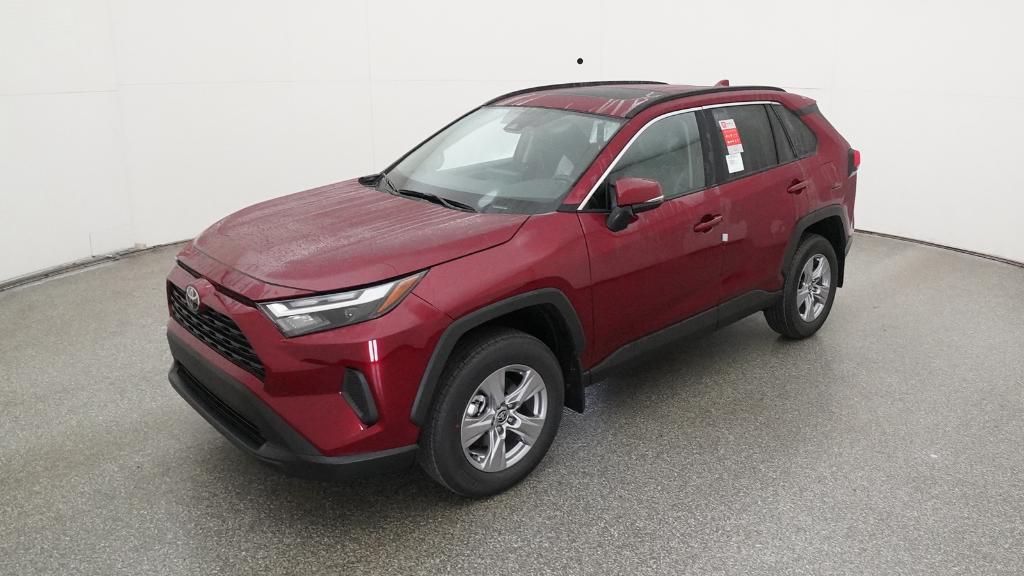 2025 Toyota RAV4 XLE's photo