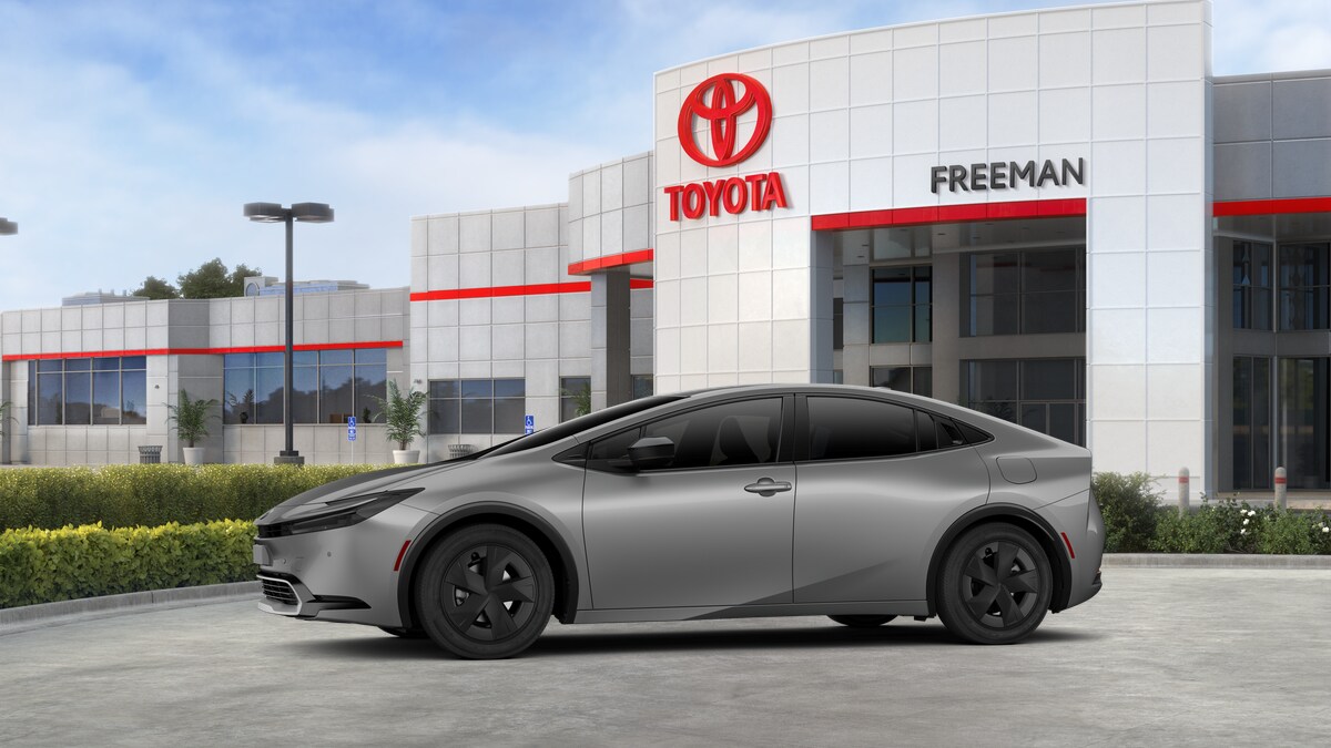 2026 Toyota Prius Plug-in SE photo 3