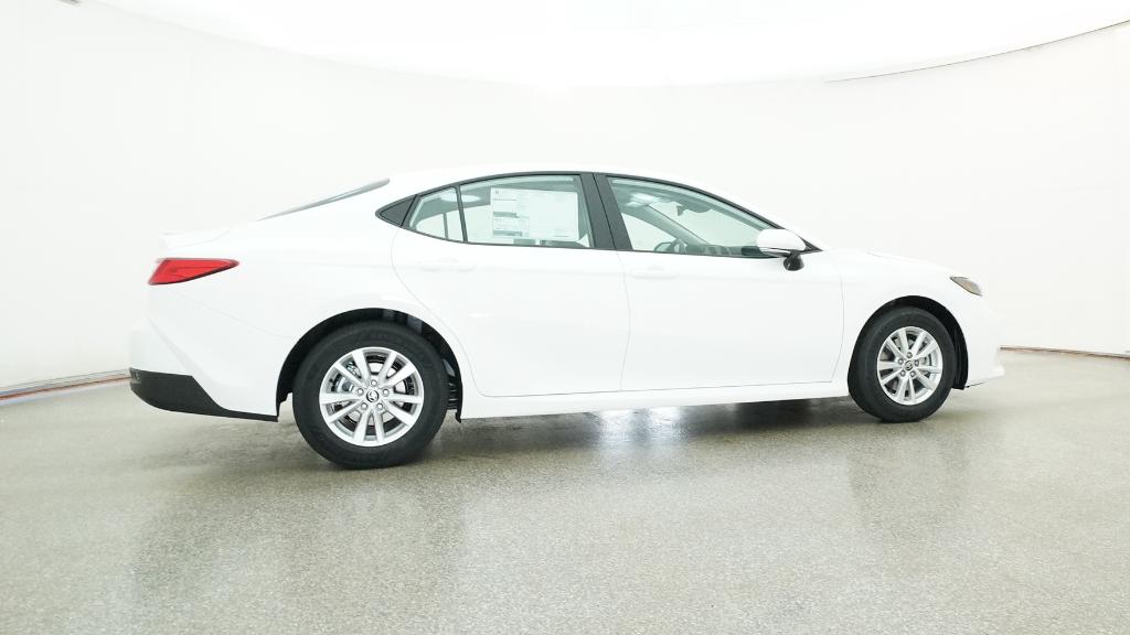 2026 Toyota Camry LE photo 4