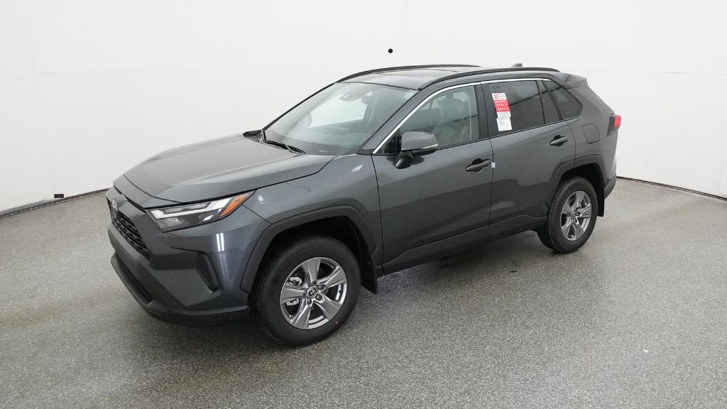 2025 Toyota RAV4 XLE's photo