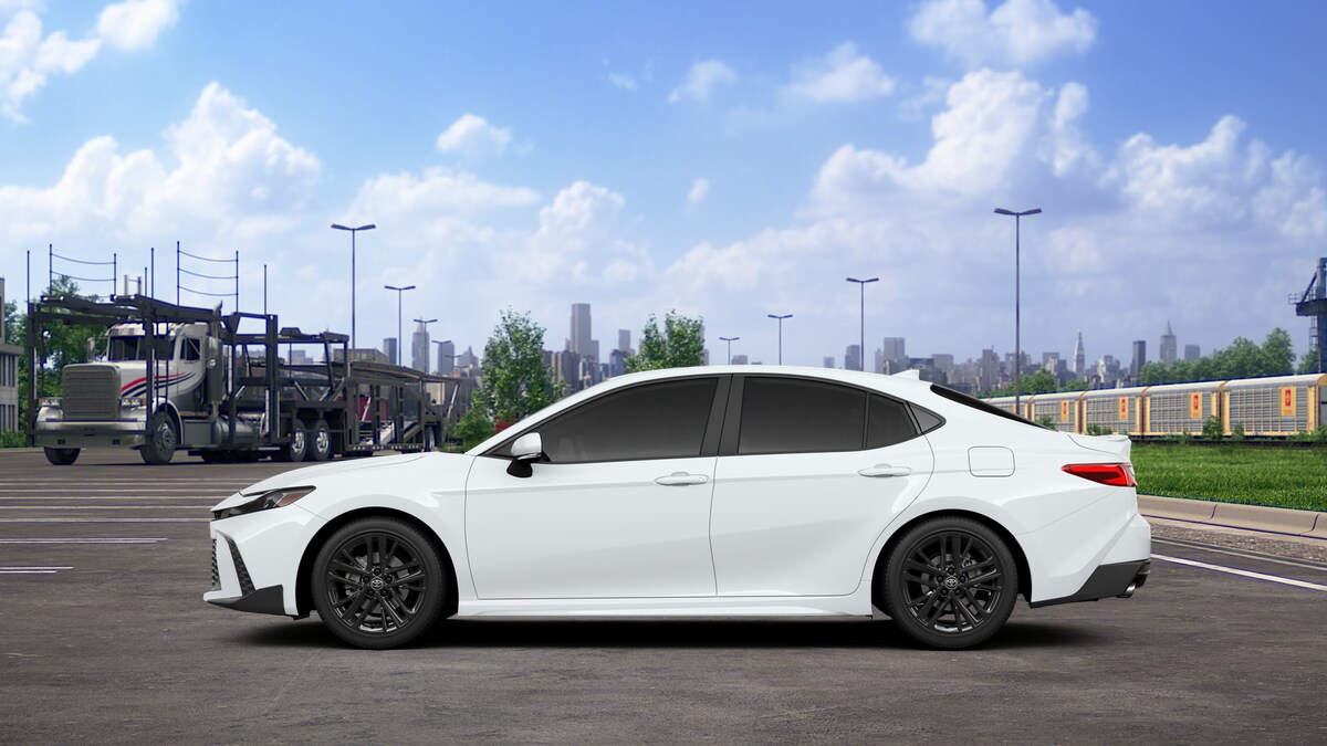2026 Toyota Camry SE photo 4