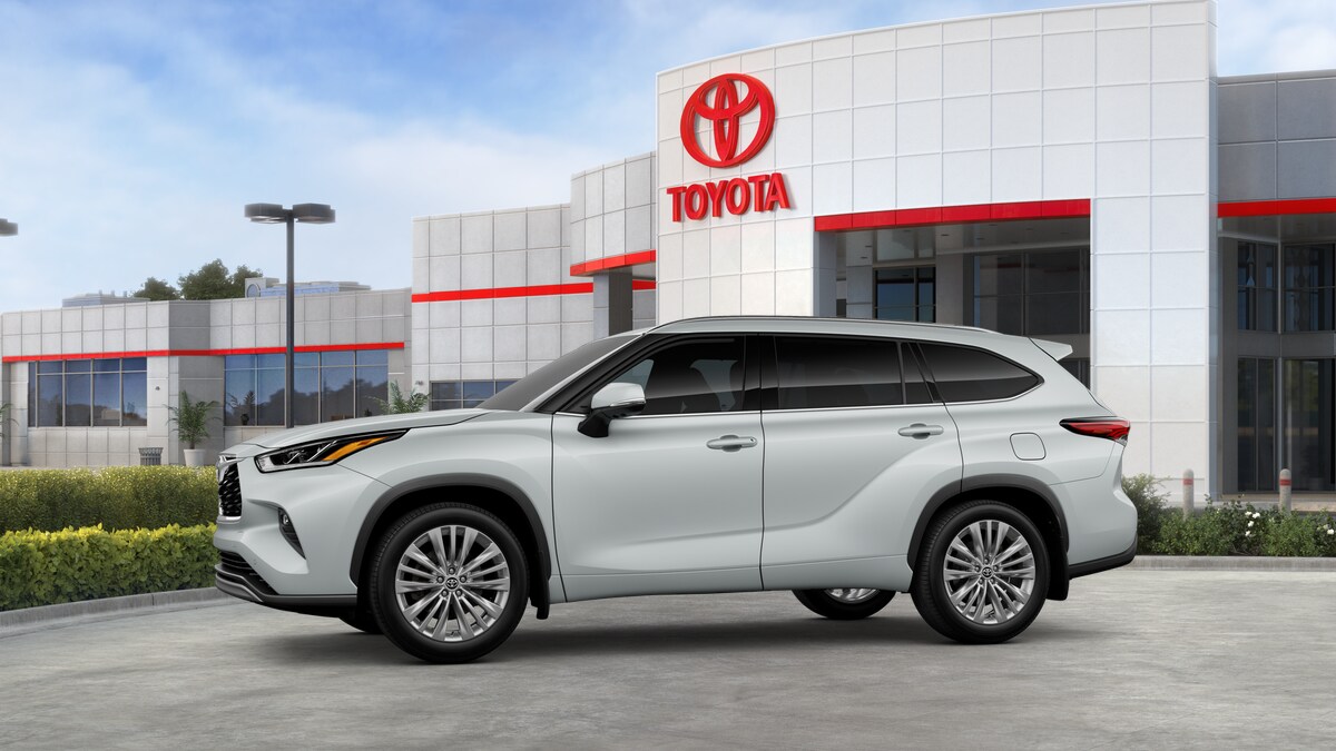 2025 Toyota Highlander Platinum photo 2