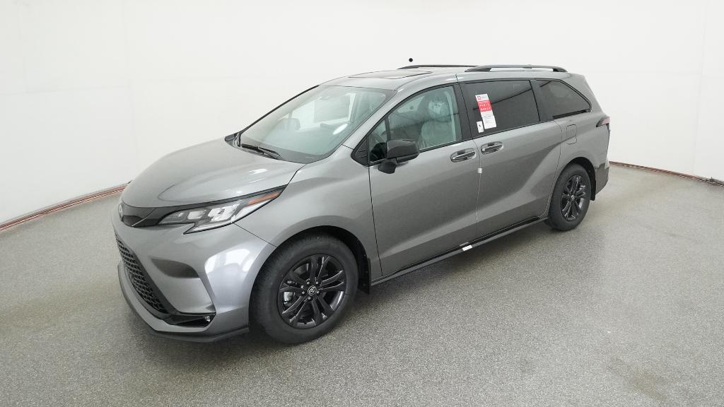 2026 Toyota Sienna XSE's photo