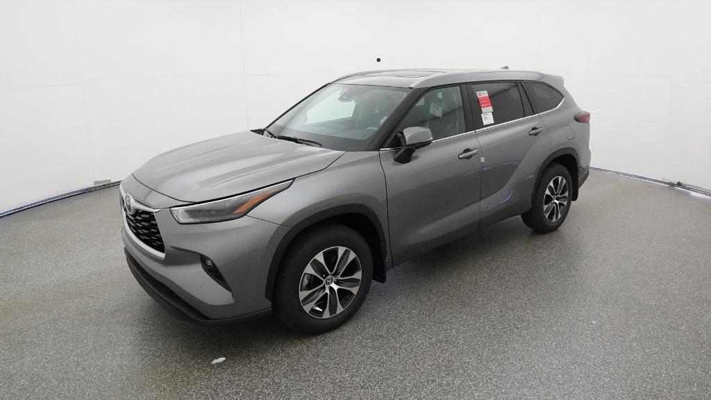 2026 Toyota Highlander XLE's photo