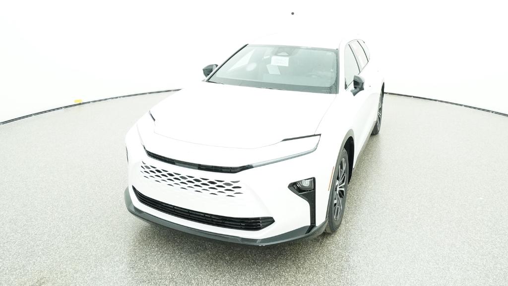 2025 Toyota Crown Signia XLE photo 2