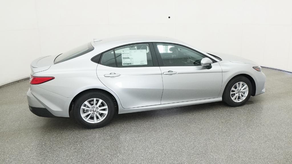 2026 Toyota Camry LE photo 4