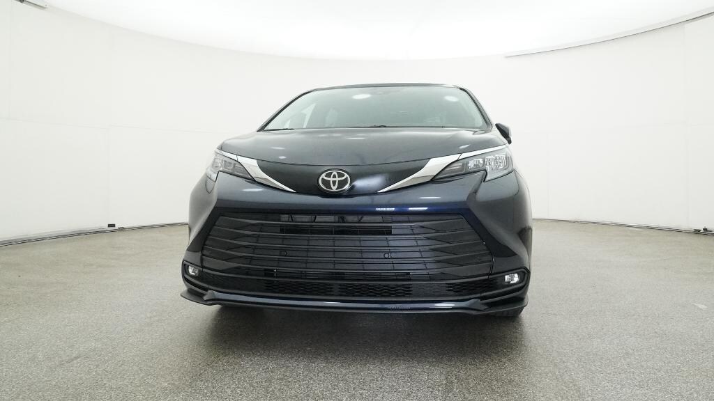 New 2026 Toyota Sienna XLE 8 Passenger Van Passenger Van
