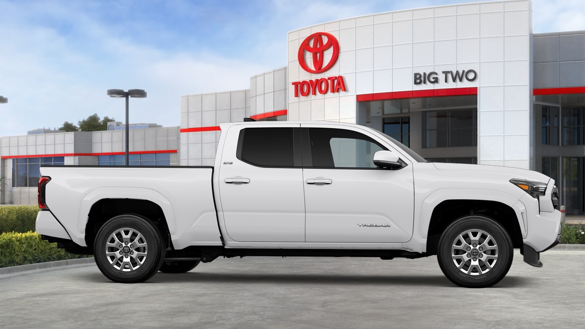 2026 Toyota Tacoma SR5 - Photo 13