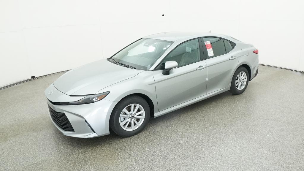 2026 Toyota Camry LE's photo