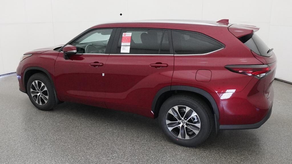 New 2026 Toyota Highlander XLE SUV