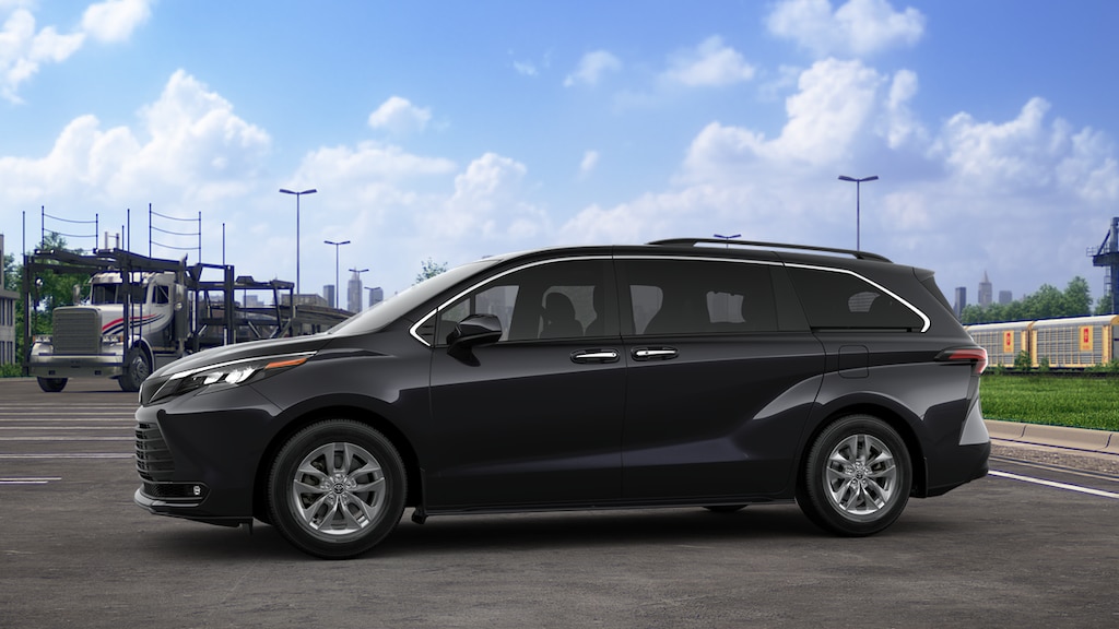 New 2025 Toyota Sienna XLE 8 PASSENGER