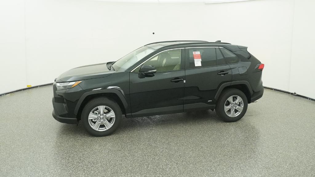 2025 Toyota RAV4 Hybrid XLE photo 4