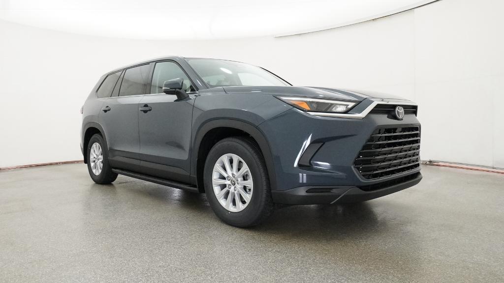2026 Toyota Highlander XLE Hybrid photo 3