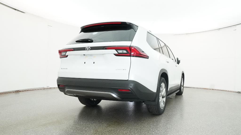 2026 Toyota Highlander Hybrid Limited photo 2