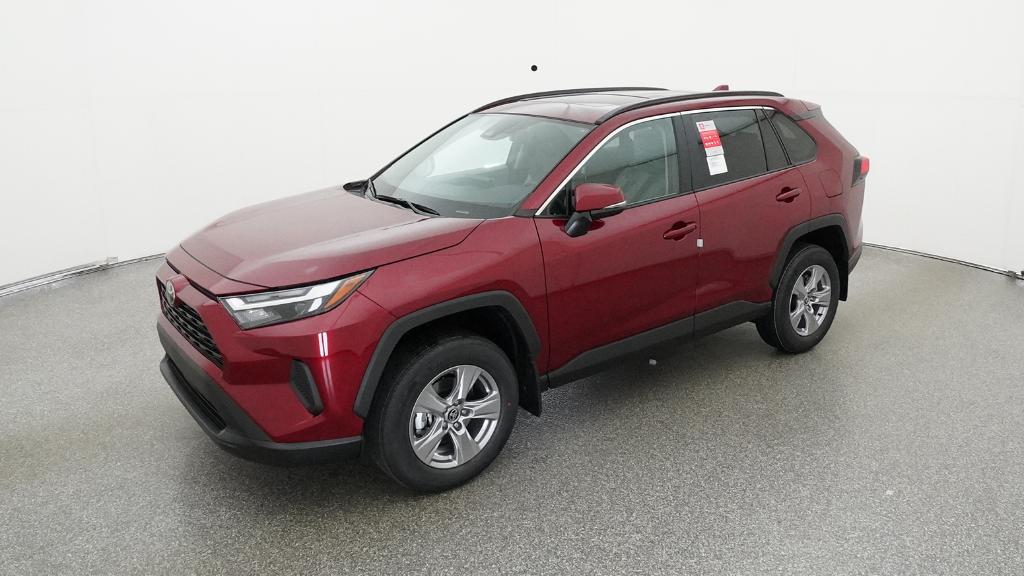 2025 Toyota RAV4 XLE's photo