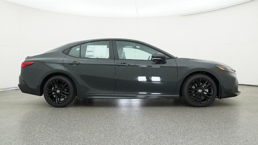 2026 Toyota Camry SE photo 3