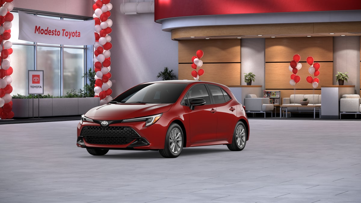 2026 Toyota Corolla Hatchback SE's photo