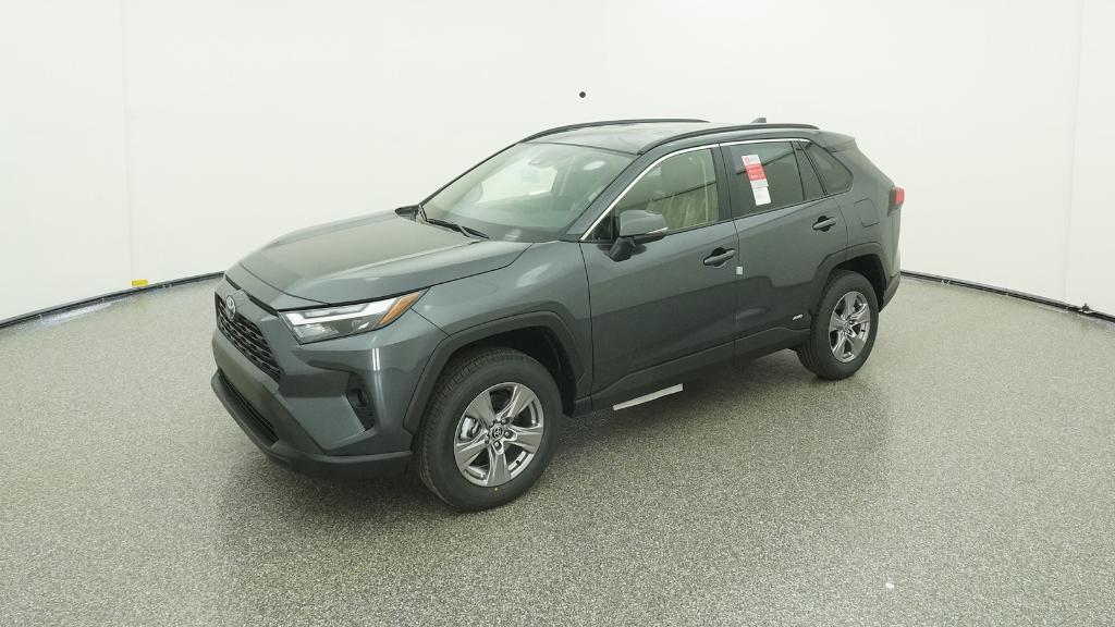 2025 Toyota RAV4 XLE's photo
