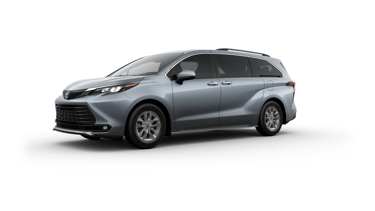 2025 Toyota Sienna XLE photo 3