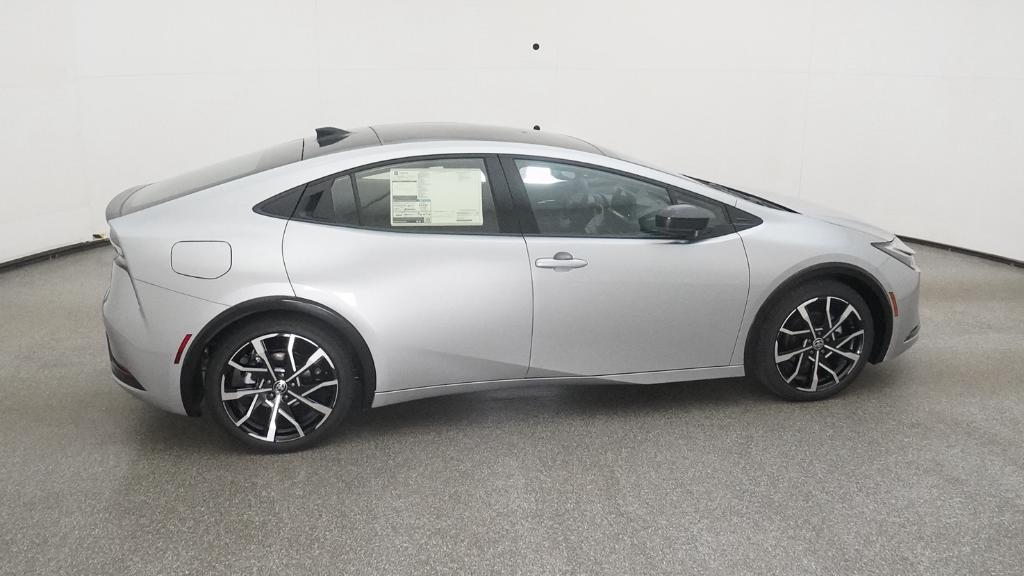 2026 Toyota Prius Plug-in Hybrid XSE Premium photo 4