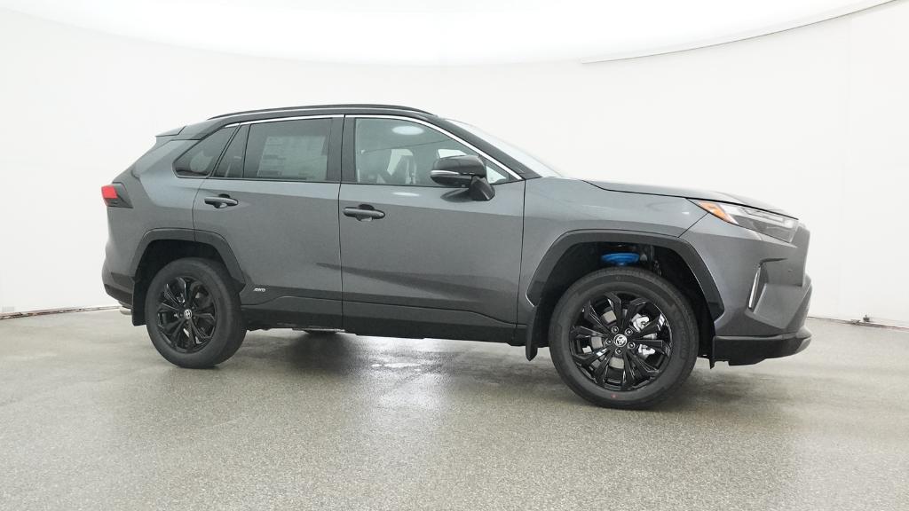 2025 Toyota RAV4 Hybrid XSE photo 3