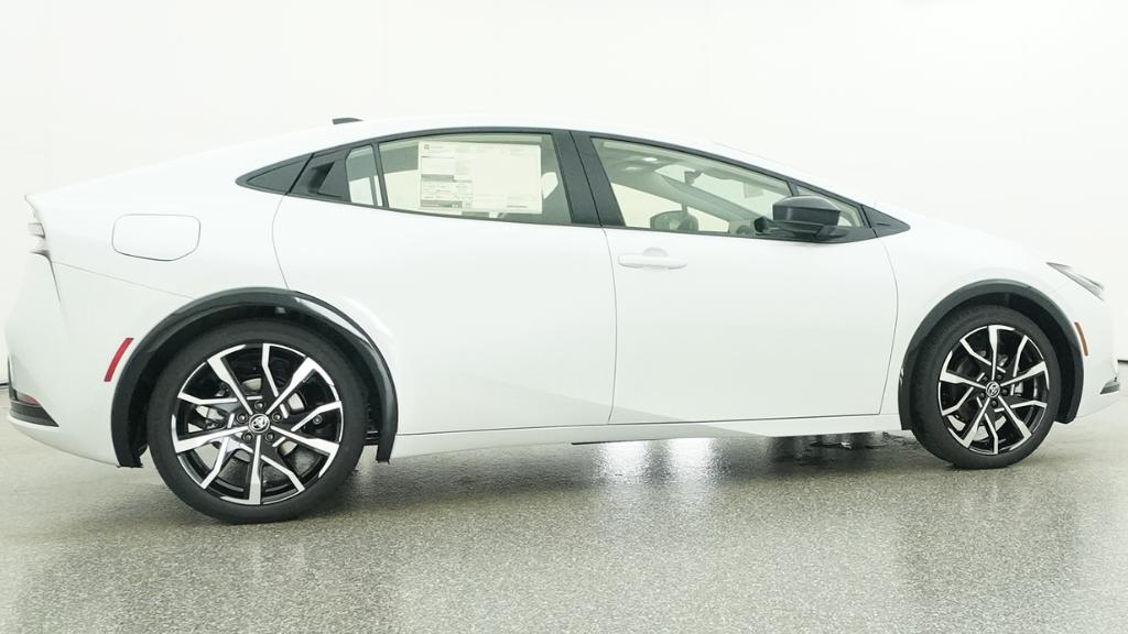 2026 Toyota Prius Plug-in Hybrid XSE - Photo 14