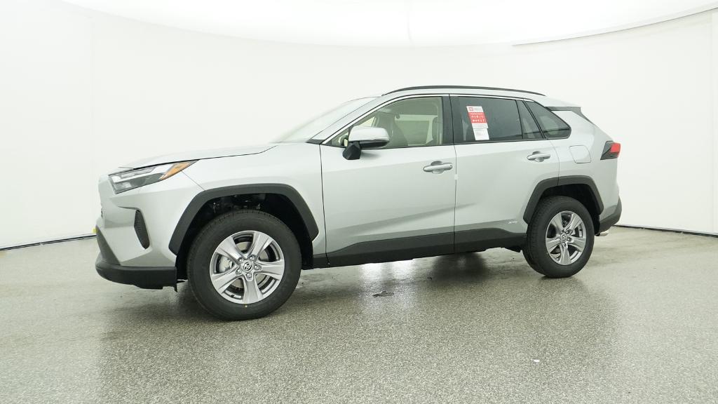 2025 Toyota RAV4 Hybrid XLE photo 2