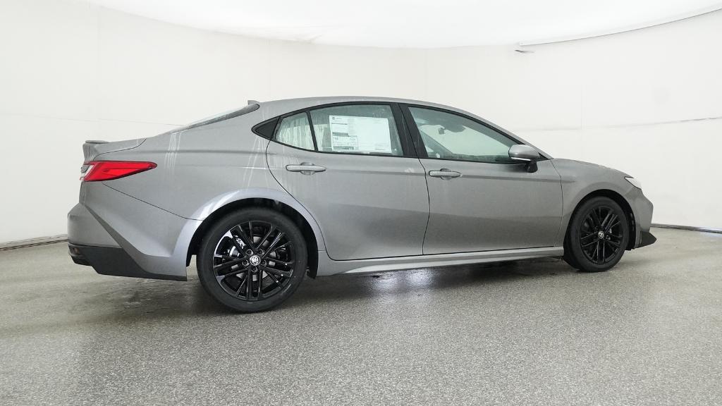 2026 Toyota Camry SE photo 4