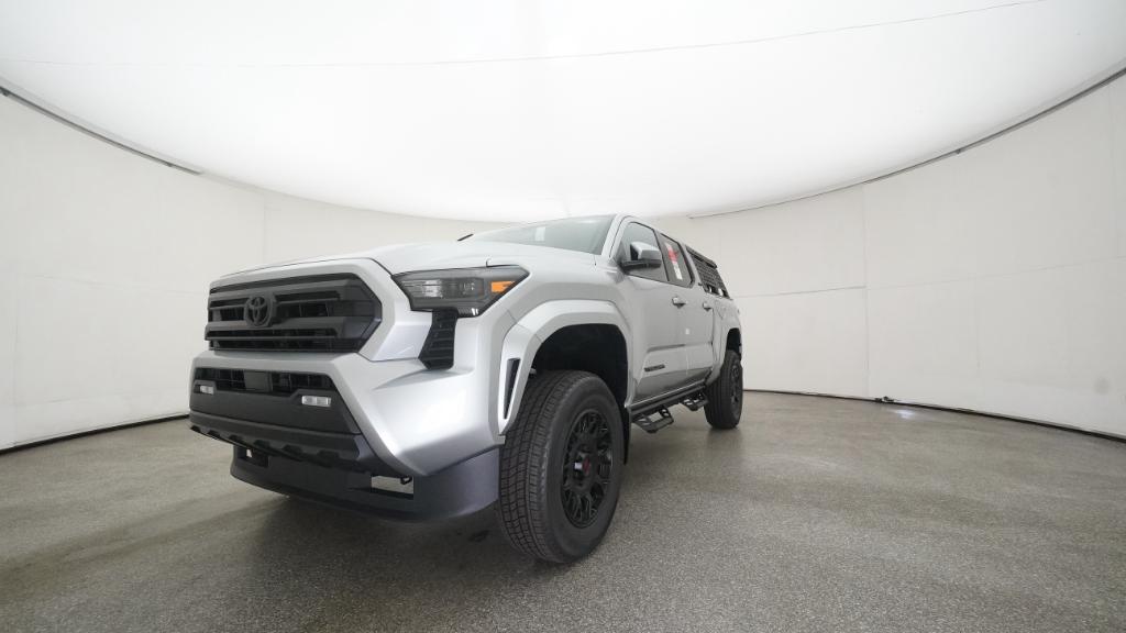 2025 Toyota Tacoma SR5 - Photo 32