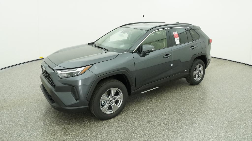 2025 Toyota RAV4 XLE's photo