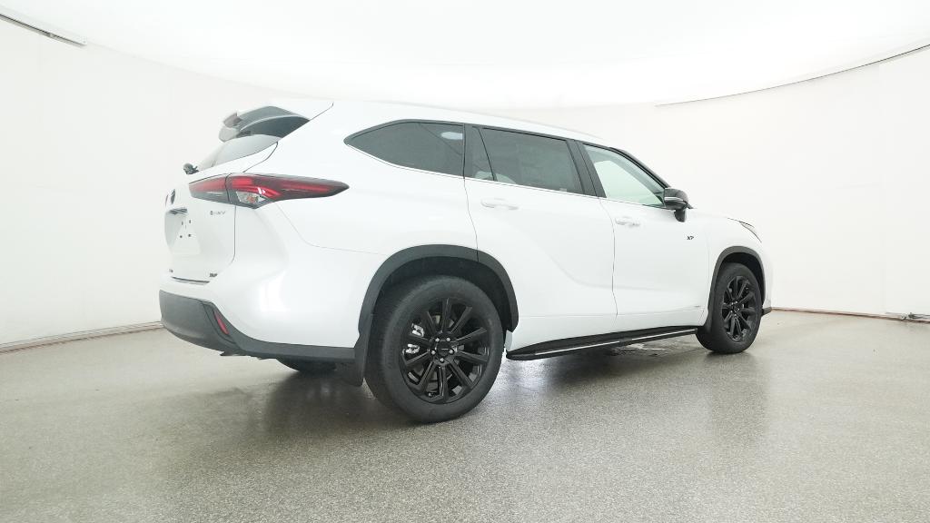 2025 Toyota Highlander Hybrid XLE photo 2