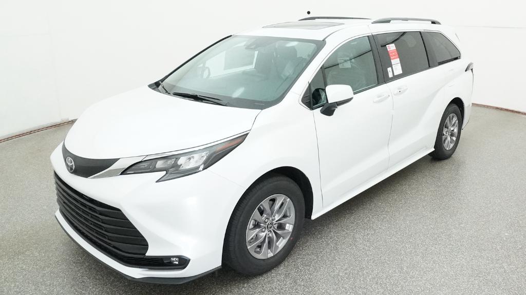 2026 Toyota Sienna XLE 8-Passenger Hybrid FWD's photo