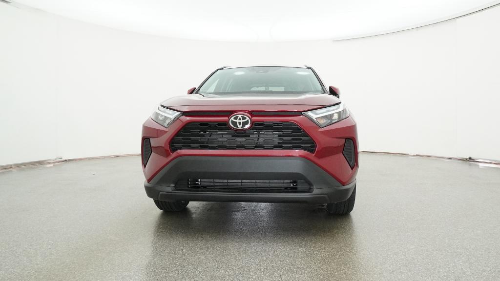 2025 Toyota RAV4 XLE photo 2