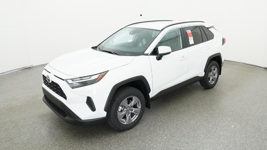 2025 Toyota RAV4 XLE photo 3