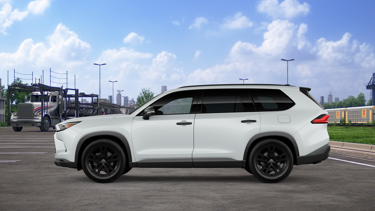 2026 Toyota Highlander Hybrid photo 4