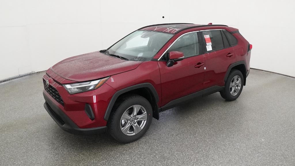 2025 Toyota RAV4 XLE's photo