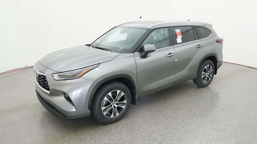 2026 Toyota Highlander XLE's photo
