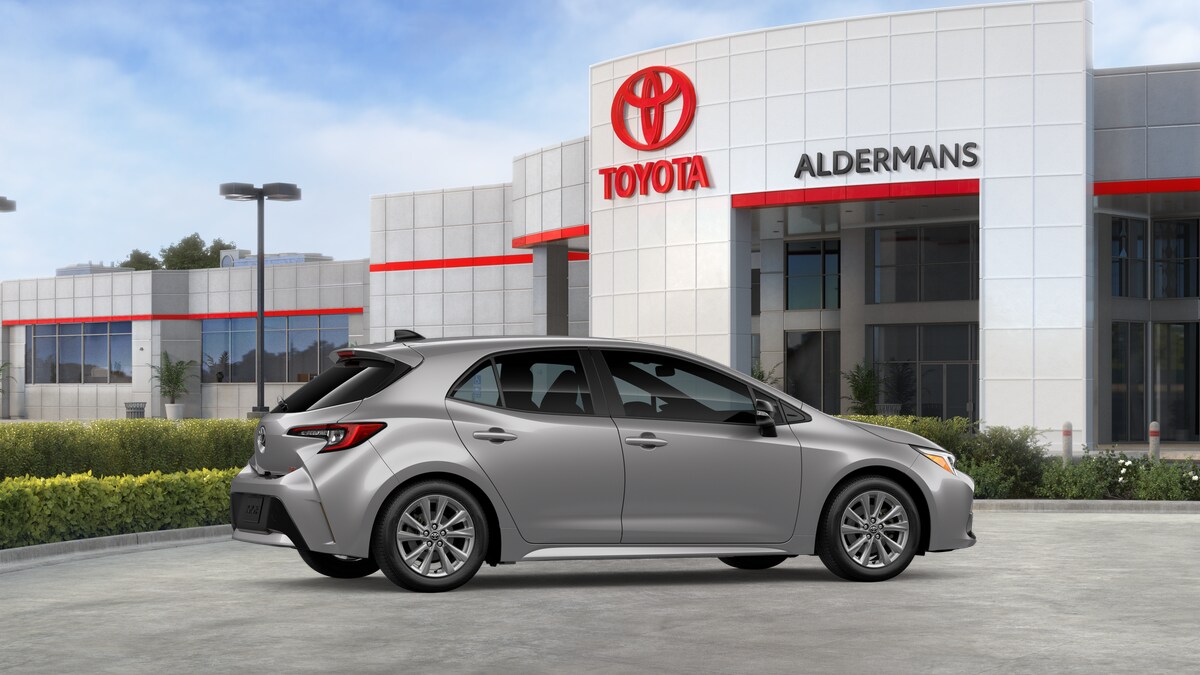 2026 Toyota Corolla Hatchback SE - Photo 11