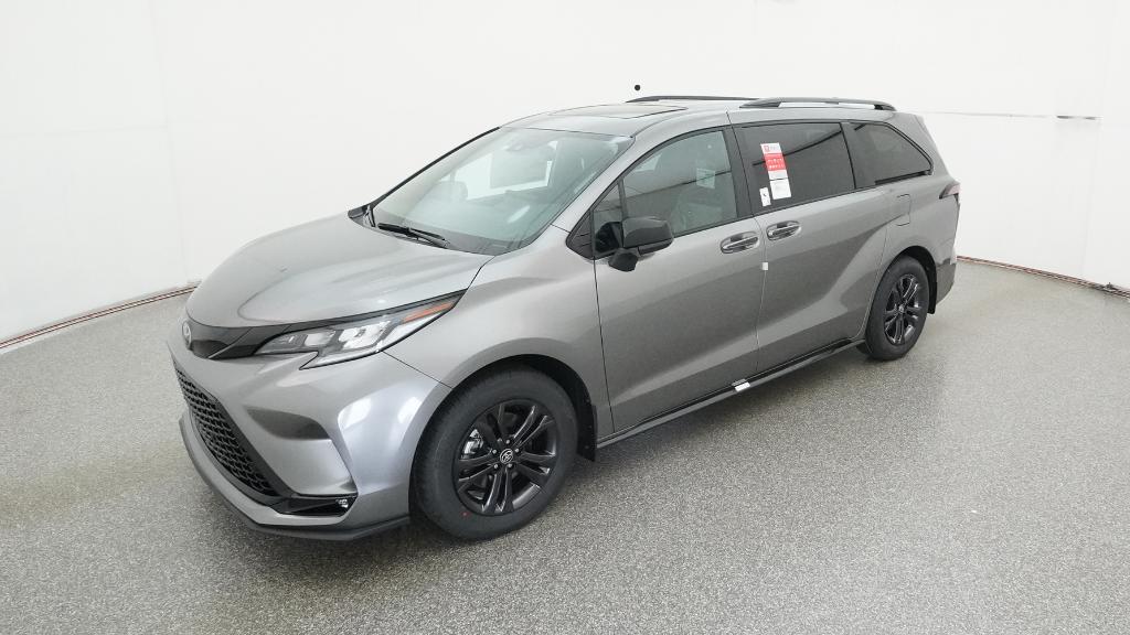 2026 Toyota Sienna XSE's photo